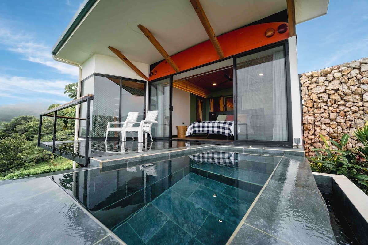 Plunge pool on the terrace in front of the bus